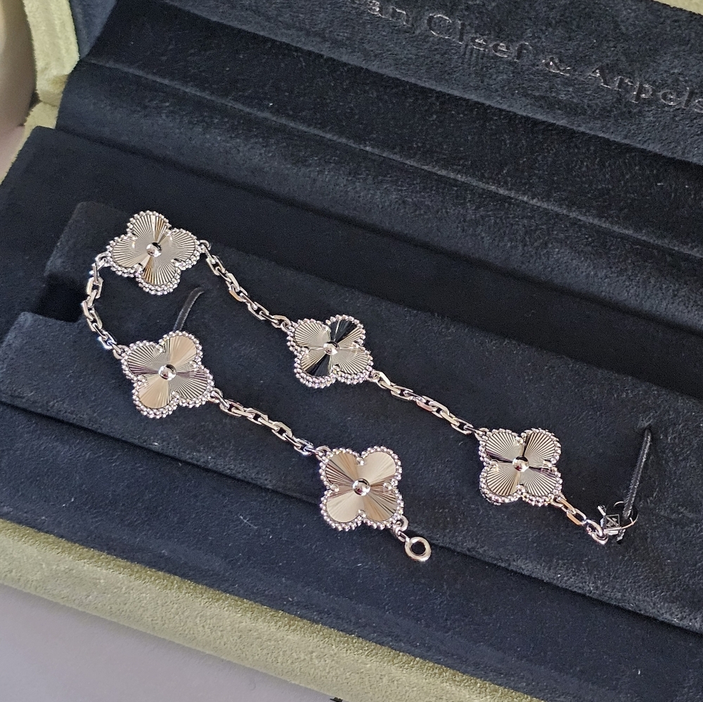 VAN CLEEF & ARPELS 18K White Gold Guilloche Vintage Alhambra Bracelet 5motif - Picture 6 of 16